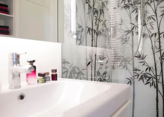 The Cute, Sunny In The Center +p Apartma