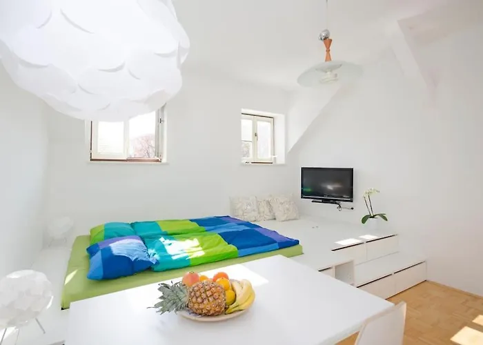 The Cute, Sunny In The Center +p *