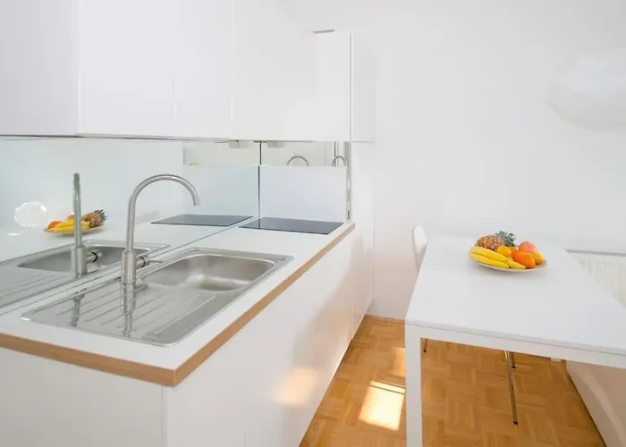 The Cute, Sunny In The Center +p Apartma